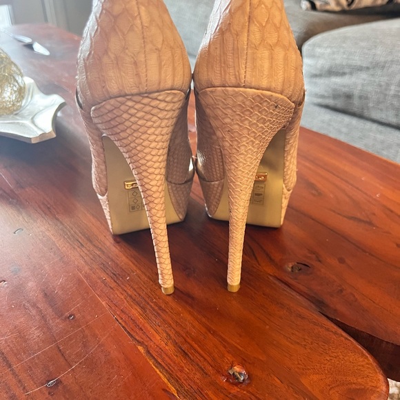 SOLD! Bebe heels! - Picture 3 of 4